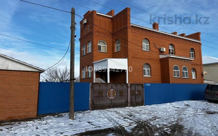 10-комнатный дом помесячно, 550 м², мкр Атырау 45 за 2.5 млн 〒 — фото 2