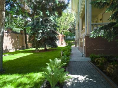 Отдельный дом · 8 комнат · 870 м² · 37 сот., Ладушкина за 950 млн 〒 в Алматы, Медеуский р-н