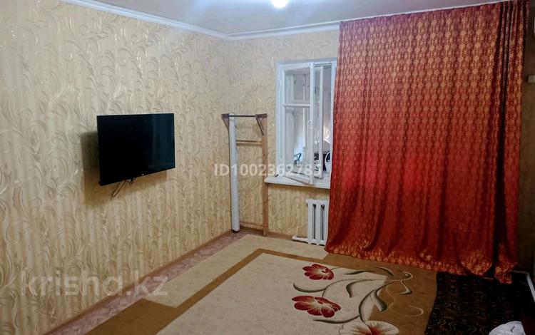 2-бөлмелі пәтер · 65 м² · 1/2 қабат, мкр Геолог, Ануарбек Аккулов — Мектеп, балабақша, дүкен қасында, бағасы: 130 000 〒 в Атырау — фото 2