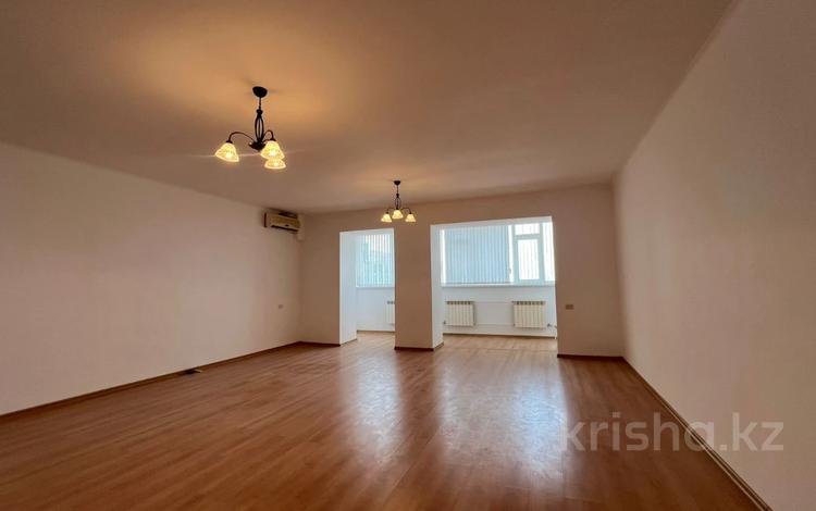 4-бөлмелі пәтер · 137.7 м² · 4/5 қабат, Лермонтова 4, бағасы: 63 млн ₸ в Павлодаре — фото 5