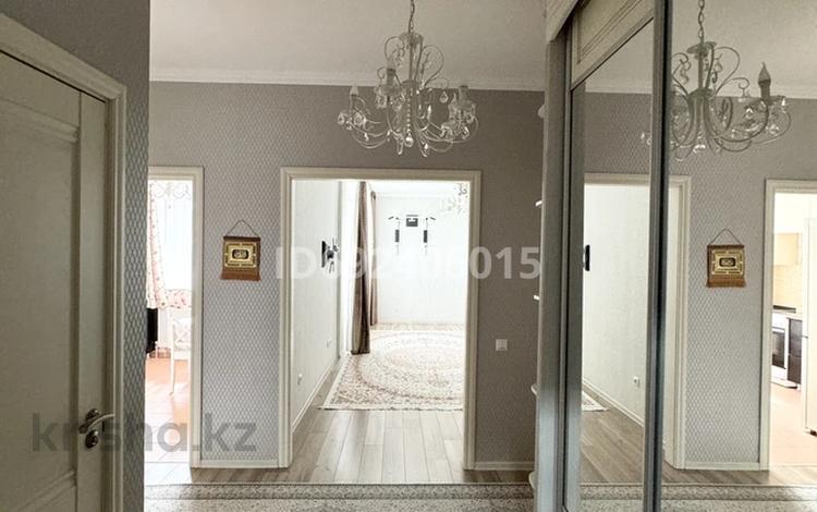 3-комнатная квартира, 80 м² помесячно, Кенесары хана за 450 000 〒 в Алматы, Наурызбайский р-н — фото 2