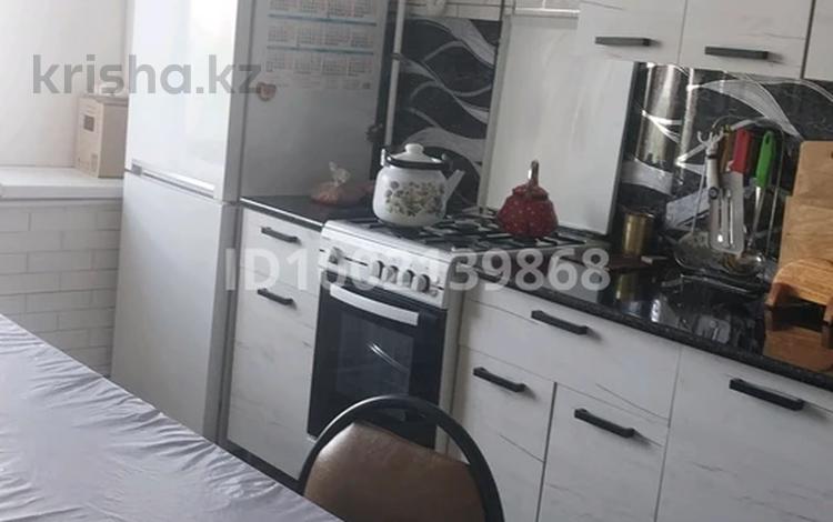2-комнатная квартира · 54 м² · 5/5 этаж, мкр Шанхай 47 а — Продам 2 ком квартиру.бы за 9 млн ₸ в Актобе — фото 2