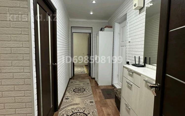2-бөлмелі пәтер · 60 м² · 10/10 қабат, мкр Кунаева, Жамбыла 40/2, бағасы: 22 млн ₸ в Уральске — фото 2