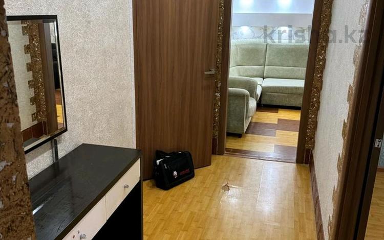 2-комнатная квартира, 52 м², 2/9 этаж помесячно, Жабаева за 150 000 〒 в Петропавловске — фото 2