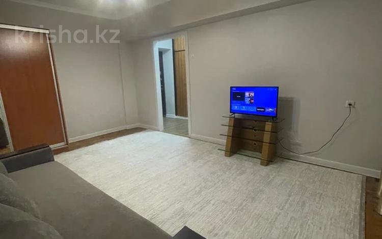 1-комнатная квартира · 35 м² · 2/5 этаж, мкр Казахфильм 38 за 280 000 ₸ в Алматы, Бостандыкский р-н — фото 2
