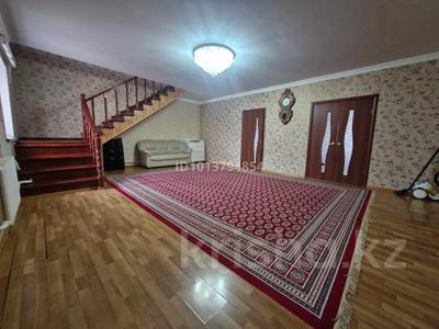 5-бөлмелі пәтер · 220 м² · 2 қабат, мкр Геолог, Проезд толе би 4, бағасы: 1 млн ₸ в Атырау