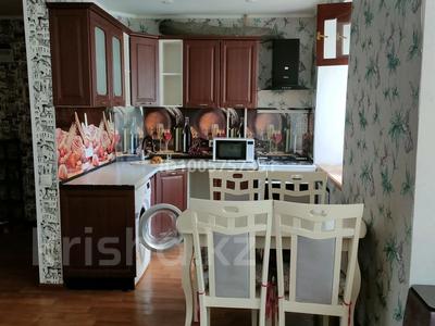 3-комнатная квартира · 60 м² · 3/5 этаж, Курмангазы 168 за 180 000 〒 в Уральске