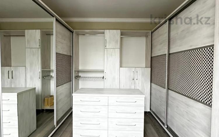 5-бөлмелі пәтер · 160 м² · 4/15 қабат, Зенкова — Кабанбай батыра, бағасы: 200 млн ₸ в Алматы, Медеуский р-н — фото 36