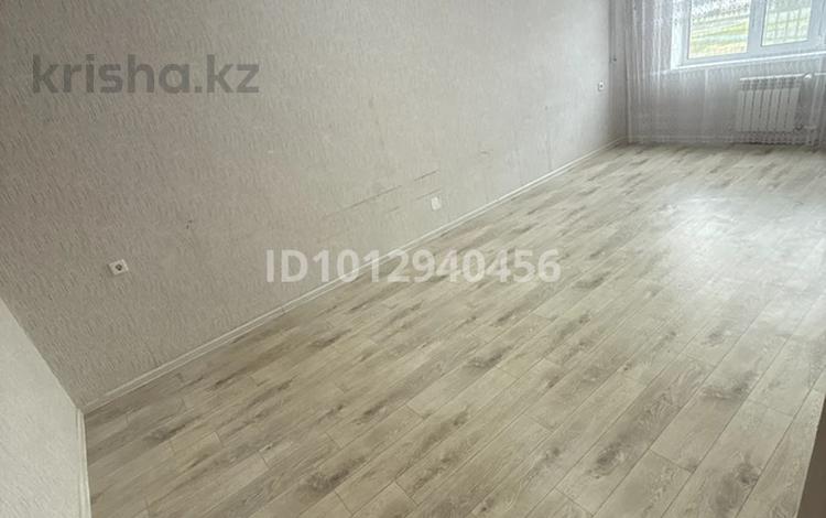 2-комнатная квартира · 60 м² · 7/9 этаж, мкр Старый Аэропорт, Самал 99/1 — Жайык арена за 130 000 ₸ в Уральске — фото 8