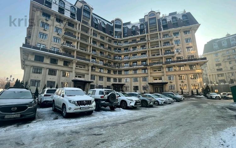 4-комнатная квартира, 136 м², 6/8 этаж, Омаровой 37 за 100 млн 〒 в Алматы, Медеуский р-н — фото 2
