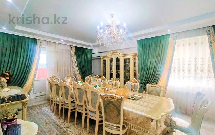 4-комнатная квартира, 112 м², 2/3 этаж, Самал за 40 млн 〒 в Талдыкоргане, мкр Самал — фото 2
