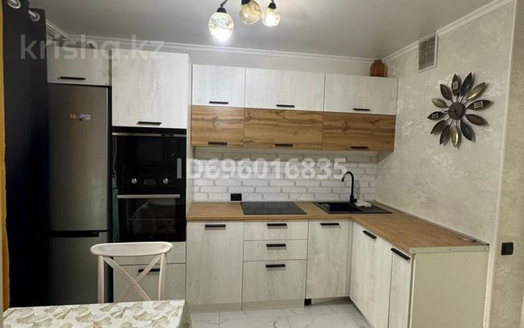 2-комнатная квартира · 60 м² · 7/9 этаж, мкр Шугыла, Райымбек 590 6 — Ташкентский тракт за 300 000 ₸ в Алматы, Наурызбайский р-н — фото 2