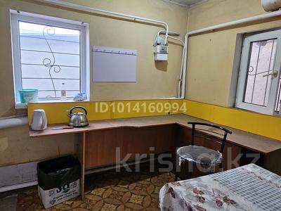 Жеке үй · 3 бөлме · 80 м² · 2 жүзд., Ескі қала, 30 лет Казахстана 32а, бағасы: 25 млн ₸ в Актобе, Старый город