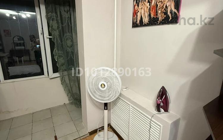 1-бөлмелі пәтер · 30 м² · 2/4 қабат, мкр №7 7 — Абая Правда, бағасы: 220 000 ₸ в Алматы, Ауэзовский р-н — фото 2