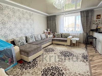 Пәтерлер в Акмолинской обл.: 3-бөлмелі пәтер · 69 м² · 2/5 қабат, Республики 3, бағасы: 26.5 млн 〒 3-бөлмелі пәтер · 69 м² · 2/5 қабат, Республики 3, бағасы: 26.5 млн 〒 в Косшы