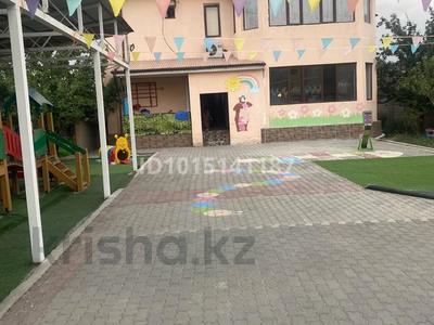 Отдельный дом · 6 комнат · 250 м² · 8 сот., мкр Ынтымак за 800 000 ₸ в Алатау