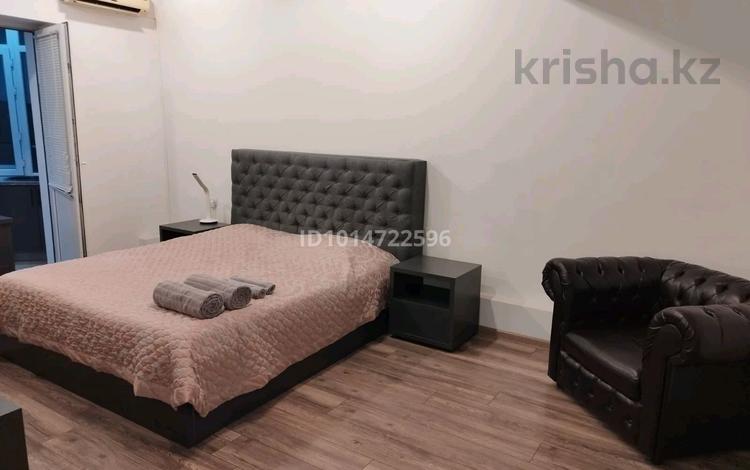 1-комнатная квартира · 48 м² · 4/18 этаж, Курмангазы 145 за 350 000 ₸ в Алматы, Алмалинский р-н — фото 2