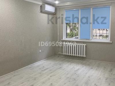 2-бөлмелі пәтер · 45 м² · 1/5 қабат, Кердери 169, бағасы: 16 млн ₸ в Уральске, мкр Школьник