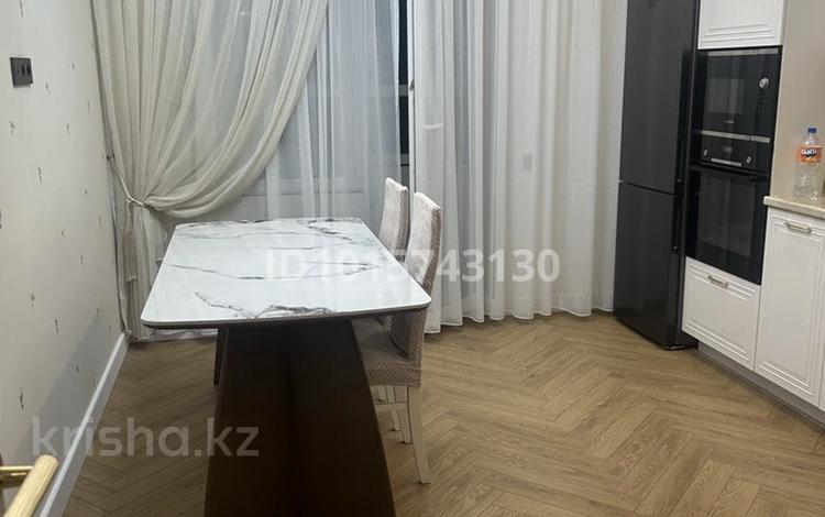 3-комнатная квартира · 89 м² · 10/12 этаж, Е 900 за 80 млн ₸ в Астане, Нура р-н — фото 2
