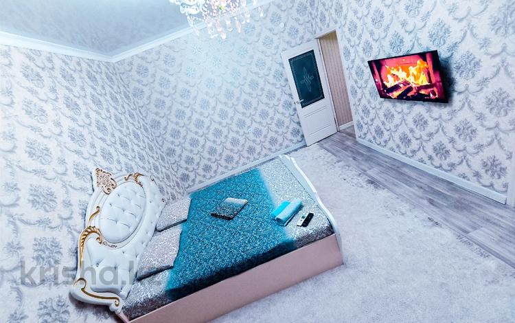 1-комнатная квартира · 50 м² · 1/7 этаж, 16-й мкр 61 — МОРЕ,АКВАПАРК,ТРК АКТАУ,ЦЕНТР ГОРОДА за 7 000 ₸ в Актау — фото 2