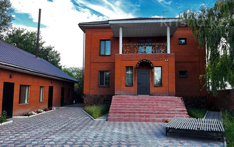 Отдельный дом · 7 комнат · 341.8 м² · 10 сот., Чайковского за 350 млн 〒 в Семее — фото 2