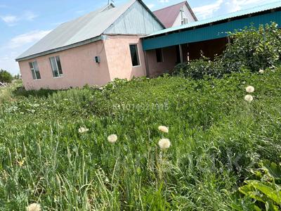 Часть дома · 4 комнаты · 100 м² · 15 сот., Теплосеть 39 39 — Гипер Ануар арты Шыгыс рынок ост. каланы иши 15 соток жеримен газ су . за 9 млн ₸ в Актобе, мкр. Курмыш