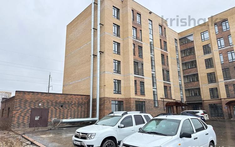 2-комнатная квартира · 70.45 м² · 2/6 этаж, мкр. Алтын орда, Молдагулова 74 за 21 млн ₸ в Актобе — фото 2