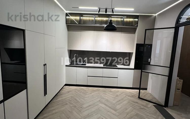 2-комнатная квартира · 67 м², Улы дала 37 за 73 млн ₸ в Астане, Есильский р-н — фото 2