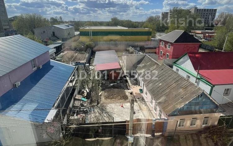 Участок · 8 соток, мкр Омега, Шамова 37 — Есенжанова украинская за 60 млн ₸ в Уральске — фото 2