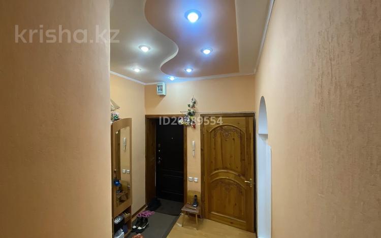 3-бөлмелі пәтер · 76 м² · 1/2 қабат, Амралина 23, бағасы: 20 млн ₸ в Жезказгане — фото 17