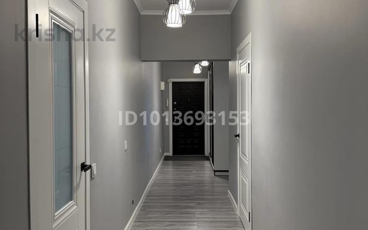 3-бөлмелі пәтер · 132 м² · 9/16 қабат, Шұғыла ш/а., Жуалы 15, бағасы: 63 млн ₸ в Алматы, Наурызбайский р-н — фото 2