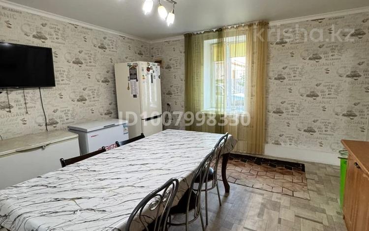 Отдельный дом · 5 комнат · 220 м² · 11 сот., Старый город, Енбекши 14 — Район малышка за 33 млн 〒 в Актобе — фото 2