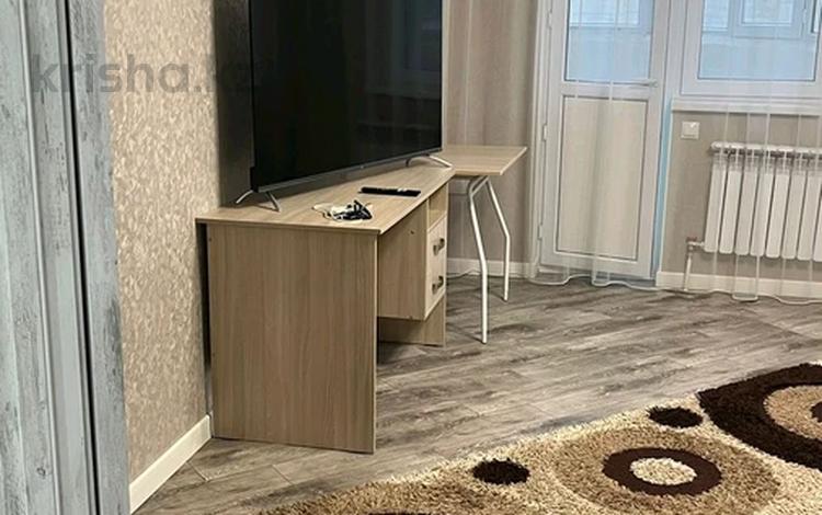 2-комнатная квартира, 64 м², 2/9 этаж помесячно, Е 15 9/1