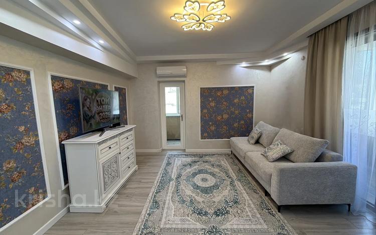 3-комнатная квартира · 73 м² · 13/14 этаж, мкр Самал-1 24 за 650 000 ₸ в Алматы, Медеуский р-н — фото 2