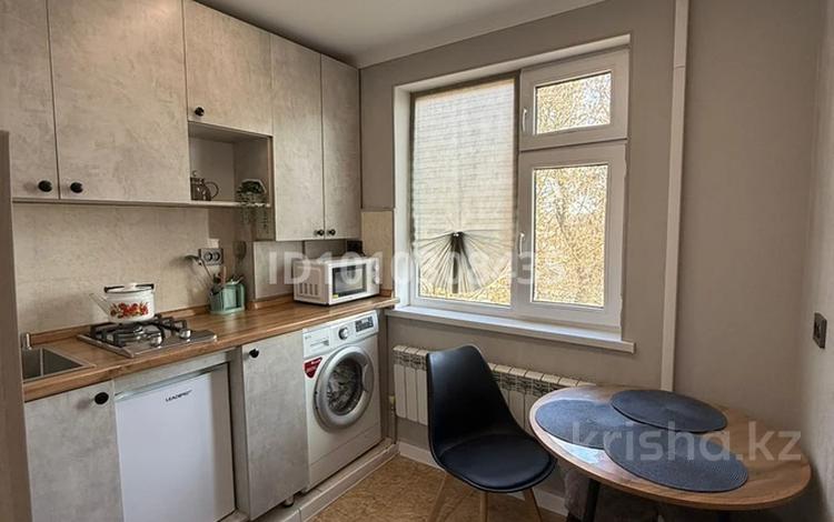2-комнатная квартира · 70 м² · 3/5 этаж, Туркестанская 2/6 за 16 000 ₸ в Шымкенте — фото 2