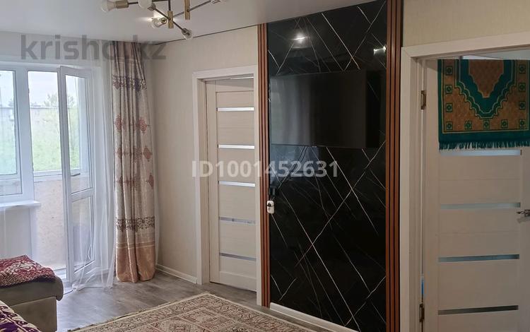 4-бөлмелі пәтер · 64 м² · 3/5 қабат, Майкудук, Майкудук, 16й микрорайон 3 — Кинотеатр, остановка Горняк, бағасы: 15.5 млн ₸ в Караганде, Алихана Бокейханова р-н — фото 2