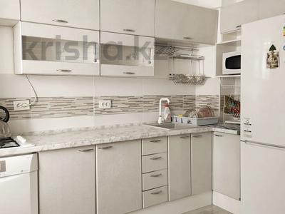 2-бөлмелі пәтер · 55 м² · 3/5 қабат, 20 мкр 2, бағасы: 220 000 ₸ в Конаеве
