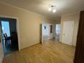 2-бөлмелі пәтер · 80 м² · 4/9 қабат, Жарбосынова 62 — Площадь исатая и махамбета, бағасы: 280 000 ₸ в Атырау — фото 2