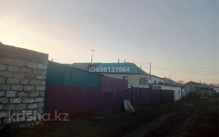 Часть дома · 2 комнаты · 34.9 м² · 5 сот., Абая 4 за 5 млн 〒 в Заре — фото 2