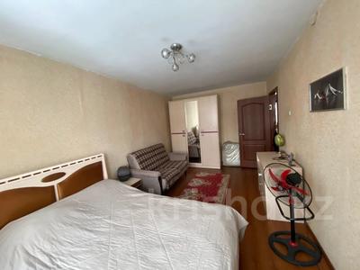 3-комнатная квартира, 65 м², 4/4 этаж, Исаева за 32 млн 〒 в Алматы, Алмалинский р-н