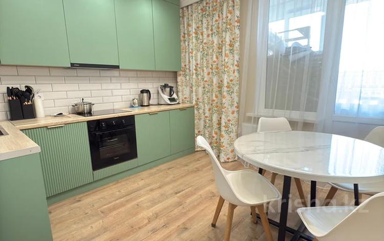 2-комнатная квартира · 65 м² · 12/16 этаж, Абикен Бектурова 11/1 за 320 000 〒 в Астане, Нура р-н — фото 2