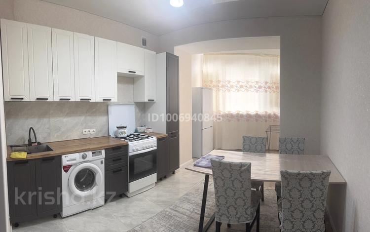 1-бөлмелі пәтер · 45 м² · 1/8 қабат, мкр. Алтын орда, Санкибай батыра 40 — Возле гипер Дина, бағасы: 160 000 ₸ в Актобе — фото 2