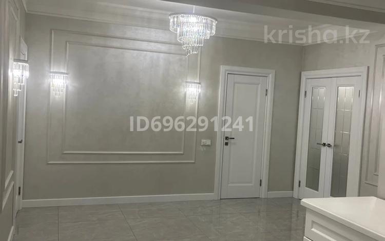4-комнатная квартира · 176 м² · 3/10 этаж, Ауэзова 163а за 197 млн ₸ в Алматы, Бостандыкский р-н — фото 3