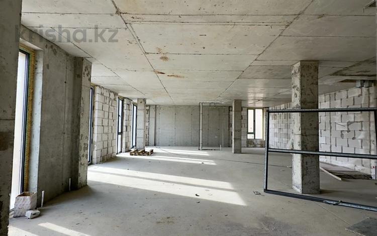 4-комнатная квартира · 155 м² · 1/3 этаж, Ондасынова 20А за 135 млн ₸ в Алматы, Медеуский р-н — фото 12