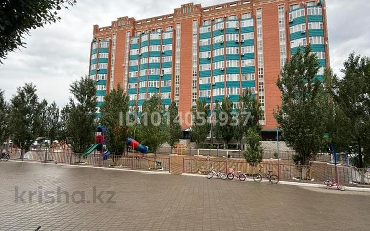2-комнатная квартира · 100 м² · 1/9 этаж, мкр. Алтын орда, Сактаган Байшева 7Ак3 за 220 000 ₸ в Актобе — фото 2