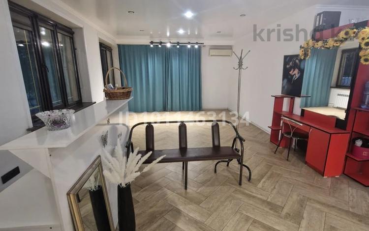 Салоны красоты · 30 м² за 45 000 ₸ в Караганде, Казыбек би р-н — фото 7