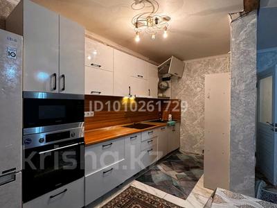 4-комнатная квартира · 90 м² · 3/12 этаж, 15 микрорайон 20 за 23 000 ₸ в Семее, Красный Кордон