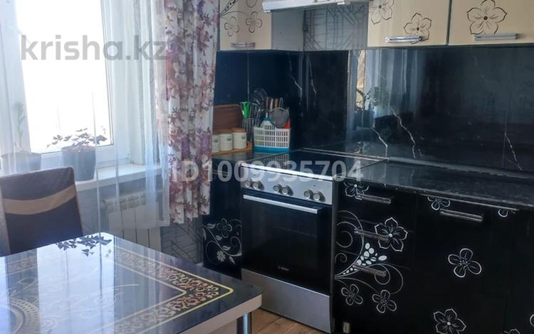 3-комнатная квартира · 70 м² · 5/5 этаж, Қазыбек би 28 — Торговый дом Океан за 31 млн ₸ в Усть-Каменогорске — фото 4