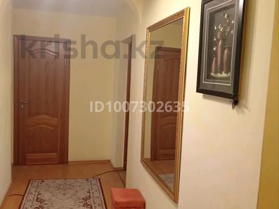 1-комнатная квартира · 72 м² · 3/5 этаж, Есенова 17б — Болашақ улица стадион Евразия за 200 000 〒 в 