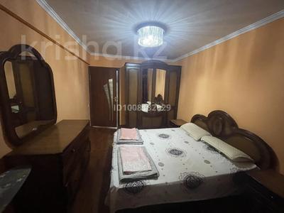 2-бөлмелі пәтер · 60 м² · 3/5 қабат, Жайсан 1 — 115 магазин , школа төле би , запад район, бағасы: 10 000 ₸ в Шу